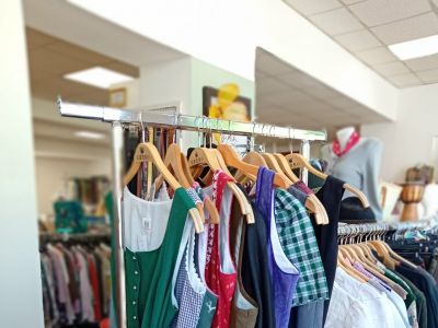 Rabattaktion zum Lohhofer Volksfest: 50 % auf Tracht und Trinkgläser in der Klawotte