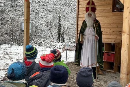 Ausflug in die Bücherei und ein Besuch vom Nikolaus