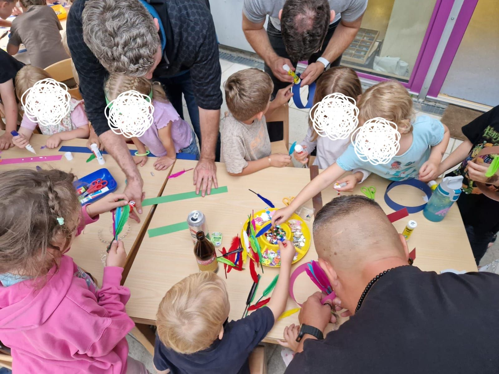 Papas basteln mit Kindern