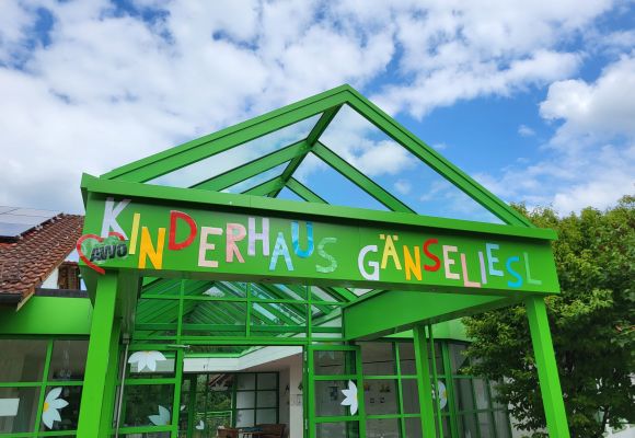 Eingang Kinderhaus Gänseliesl