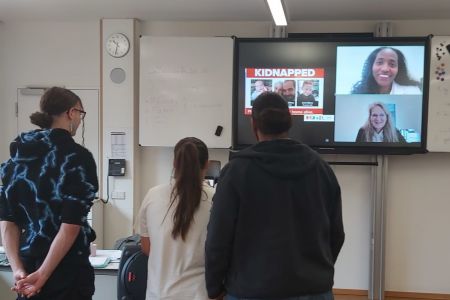 Toleranz fördern – Schüler*innen stellen Fragen an israelische Vize-Generalkonsulin