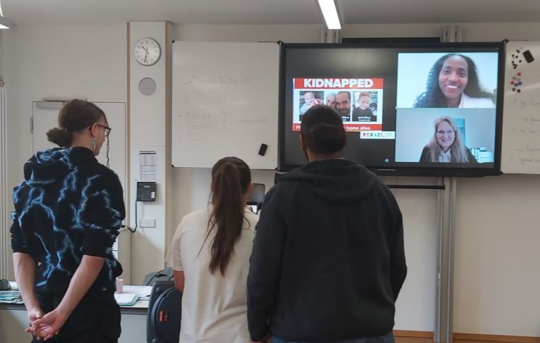 Toleranz fördern – Schüler*innen stellen Fragen an israelische Vize-Generalkonsulin