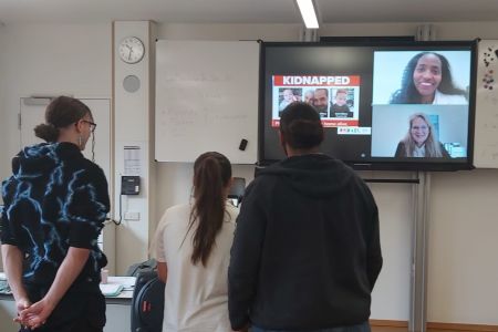 Toleranz fördern – Schüler*innen stellen Fragen an israelische Vize-Generalkonsulin