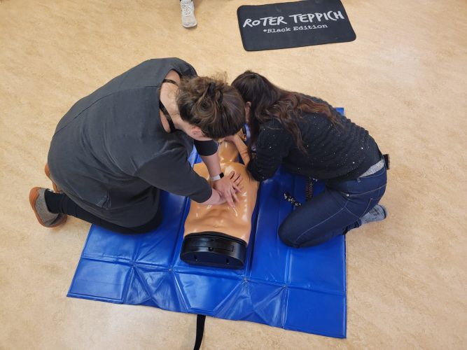 Erste Hilfe, Ostern und Outdoor: Neues aus der Gänseliesl