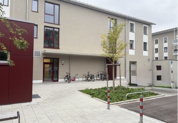 Kinderhaus Hand in Hand Bild von Gebäude