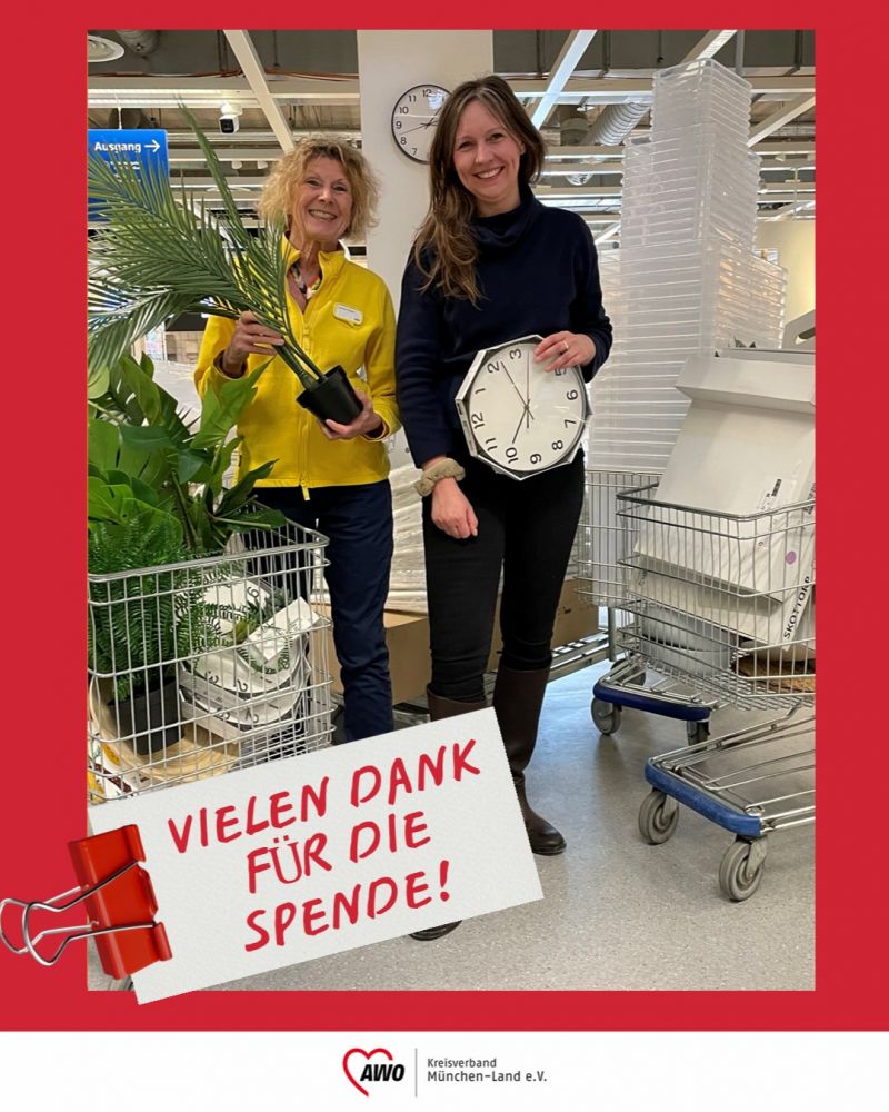 IKEA-Mitarbeiterin und Janina Manus mit Spenden