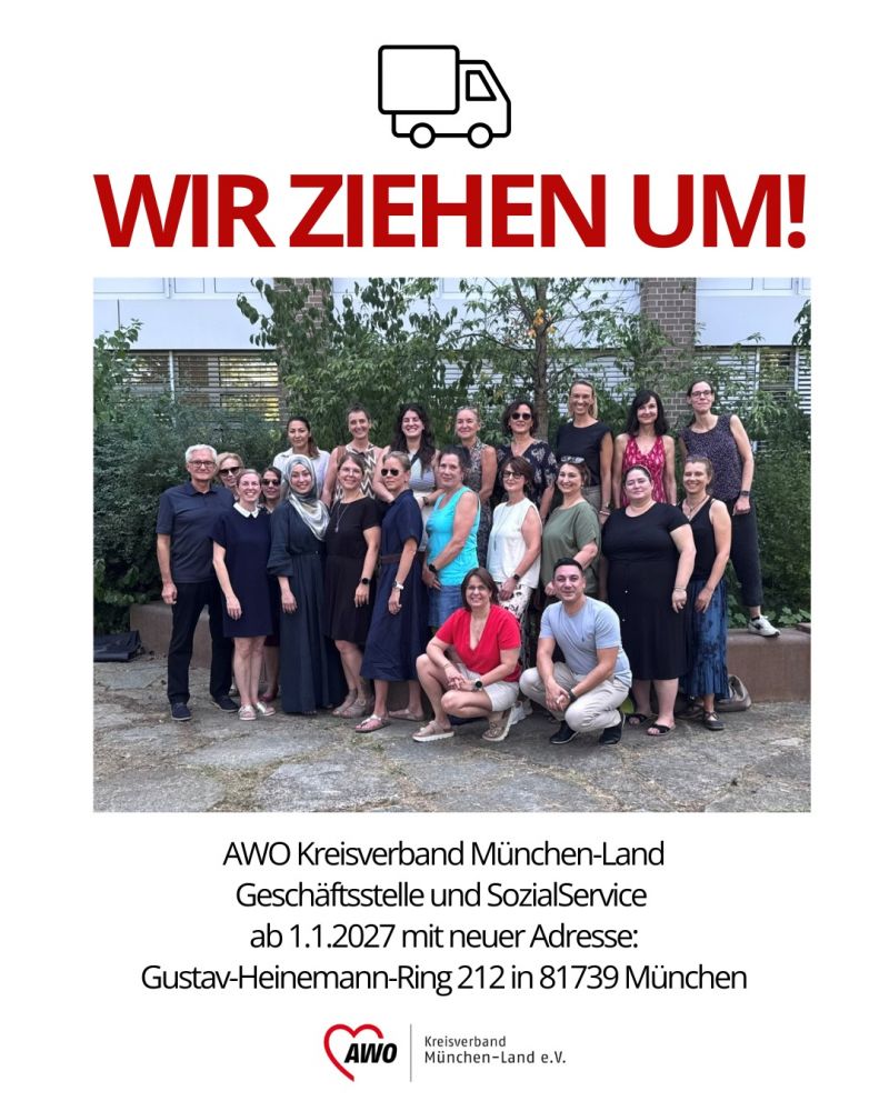 Gruppenfoto vor dem neuen Bürogebäude