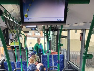 Hand in Hand zum Schulbusprofi – mit Geldhauser und Verkehrswacht