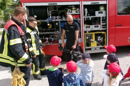 Besuch von der Feuerwehr Unterbiberg