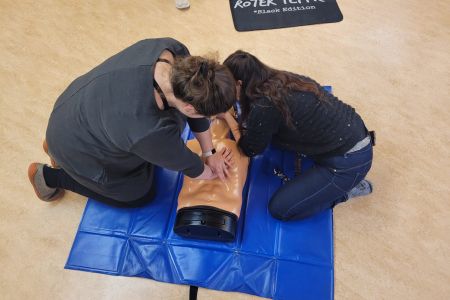 Erste Hilfe, Ostern und Outdoor: Neues aus der Gänseliesl