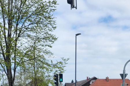 Sicher über die Straße – Verkehrserziehung bei Wurzelzwergen und in Gänseliesl